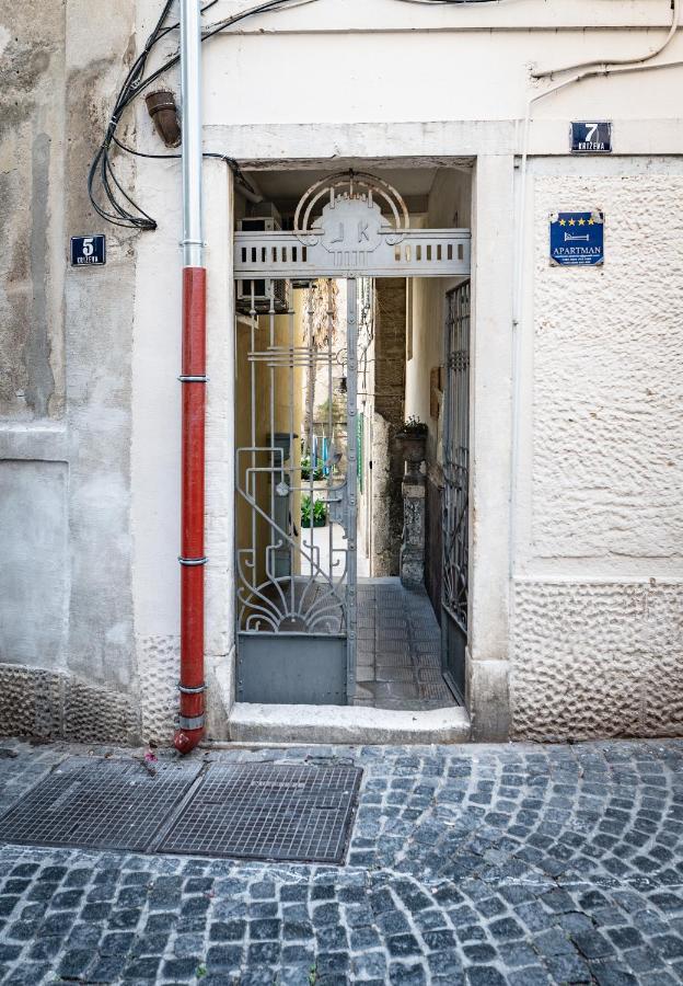 Vitelli Apartments And Rooms Split Exterior photo